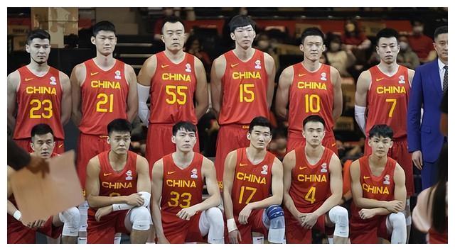 奎因垃圾时间偷袭抢断铁血扣篮，克雷伊奇不满怒喷引发冲突