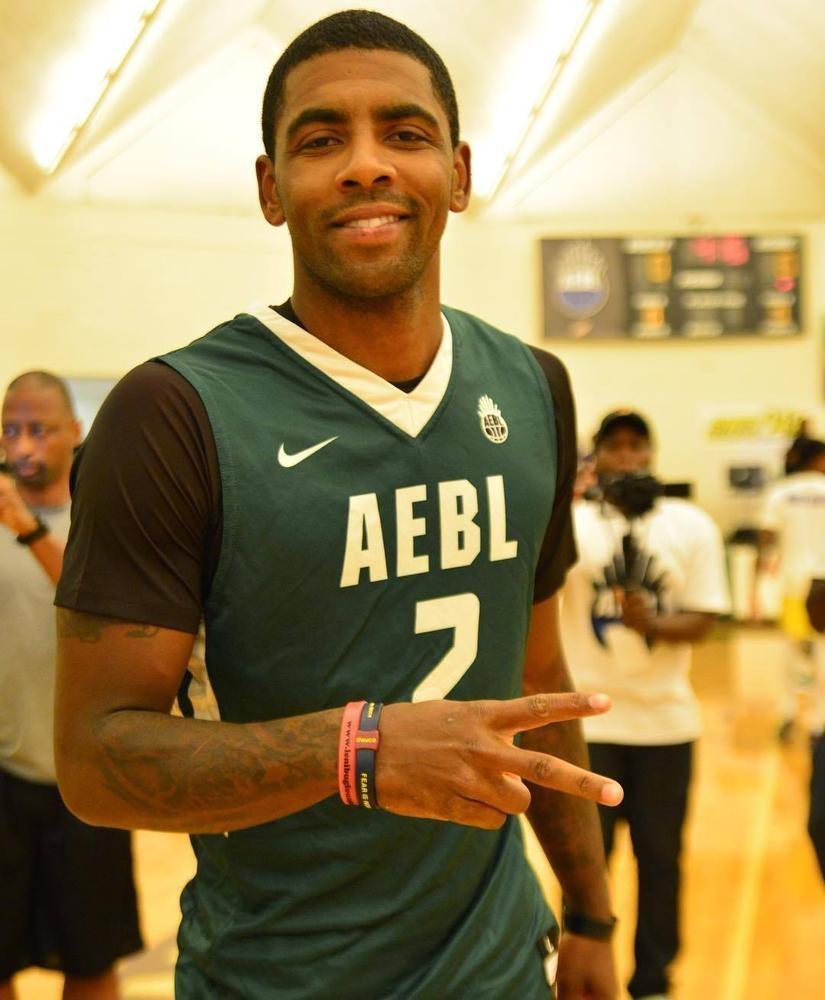 赛季第一次两双！王俊杰贡献12分12板3助1帽 狂抢6前场板