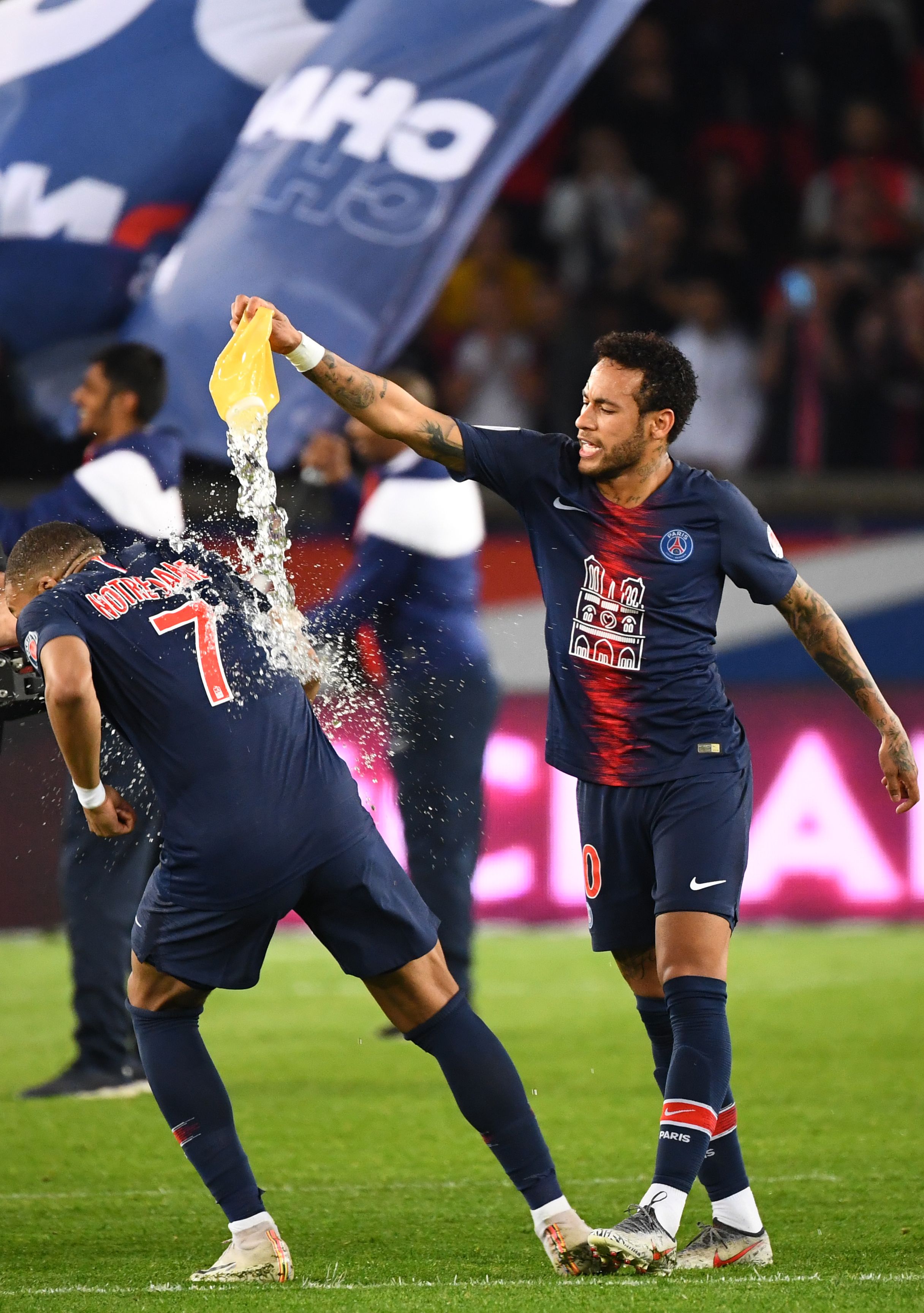 中超｜泰山4：1大连英博，马德鲁加打进加盟后首球受球迷热捧