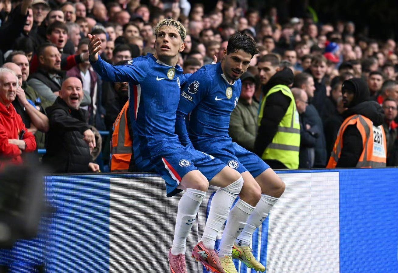 哈登：克尼佩尔投篮准得要命，黄蜂得到他是很大的收获