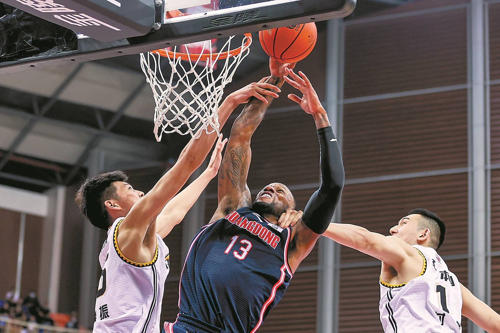 孙兴慜热刺告别战被换下场的时刻