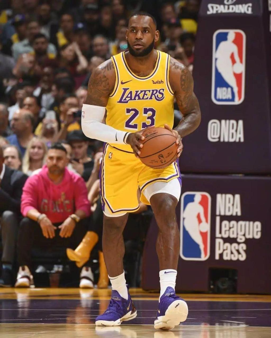 2018 赛季回顾：红袜队皮尔斯（Steve Pearce）从蓝鸟弃将变身为世界大赛 MVP