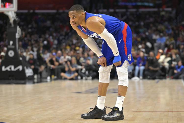 为什么球员在打击时要戴护腿