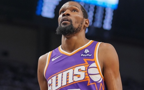 《吸血鬼生存者》评测：子弹天堂的极致生存体验