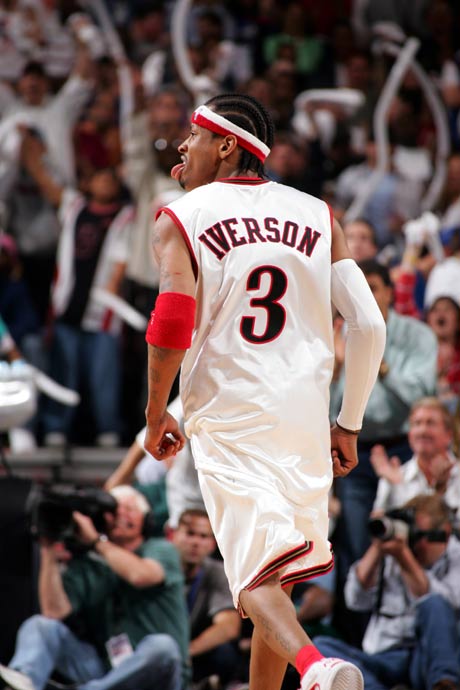 詹姆斯：我只被说假摔，外界却不关注我经常被没罚球犯规！