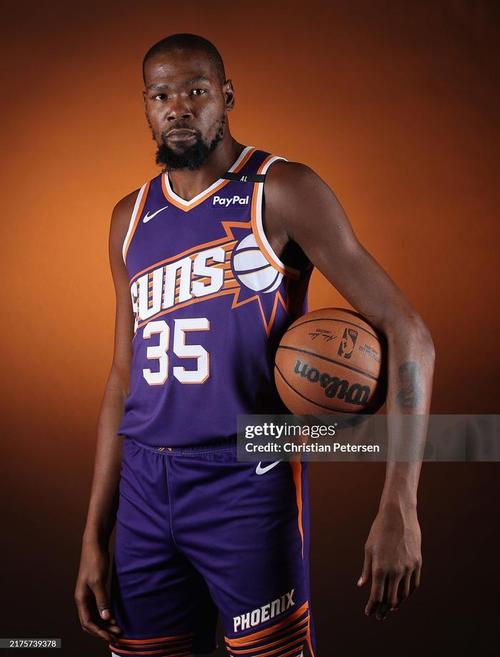 杰森·塔图姆受伤，凯尔特人球迷对国王队的萨博尼斯表示不满