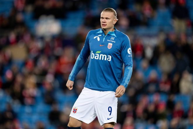 北京男篮在俱乐部杯首战惨败，内线劣势明显，外援表现疲软，青岛男篮以较大优势取胜。