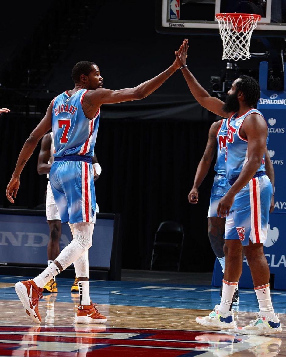 康宁汉姆自投自抢成功，邓罗三分绝平失败，活塞惜败