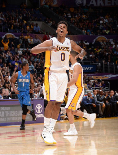 美记爆料：东契奇近期曾向湖人询问能否从雄鹿交易到字母哥